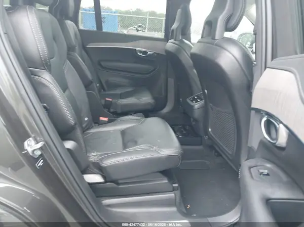 YV4A221L6M1712318 2021 VOLVO XC90 - Image 8