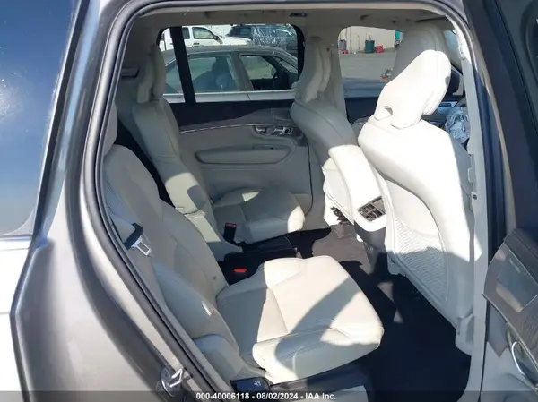 YV4A221L6N1830077 2022 VOLVO XC90 - Image 8