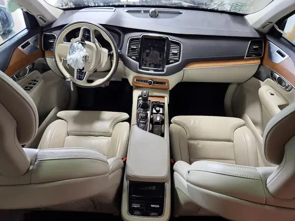 YV4A221L8L1556068 2020 VOLVO XC90 - Image 8