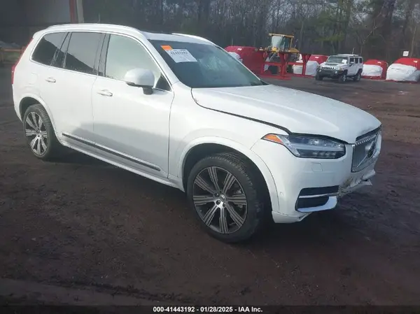 YV4A221L9N1868449 2022 VOLVO XC90 - Image 1