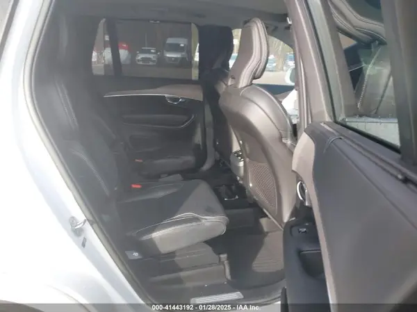 YV4A221L9N1868449 2022 VOLVO XC90 - Image 8