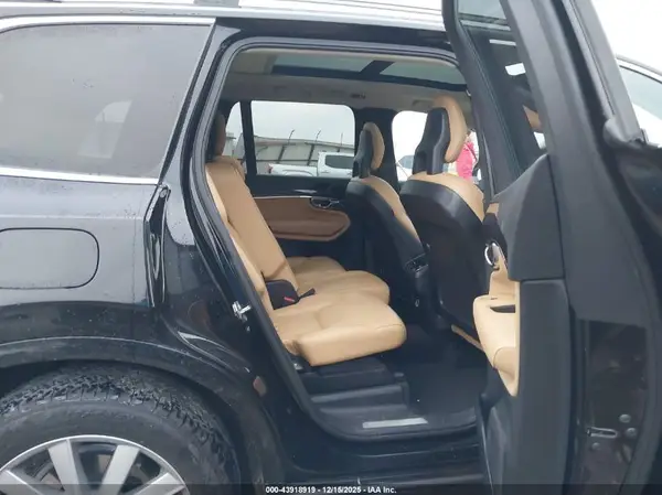 YV4A22PK0G1071265 2016 VOLVO XC90 - Image 8