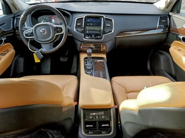 YV4A22PK0G1075655 2016 VOLVO XC90 - Image 8