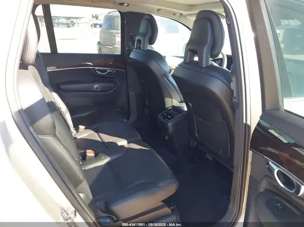 YV4A22PK0H1106176 2017 VOLVO XC90 - Image 8