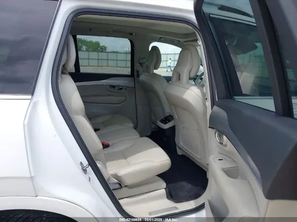 YV4A22PK0H1119042 2017 VOLVO XC90 - Image 8