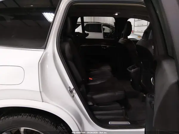 YV4A22PK0H1124127 2017 VOLVO XC90 - Image 8
