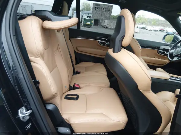 YV4A22PK0H1133670 2017 VOLVO XC90 - Image 8