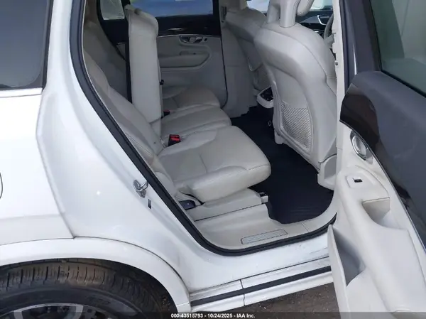 YV4A22PK0H1143308 2017 VOLVO XC90 - Image 8