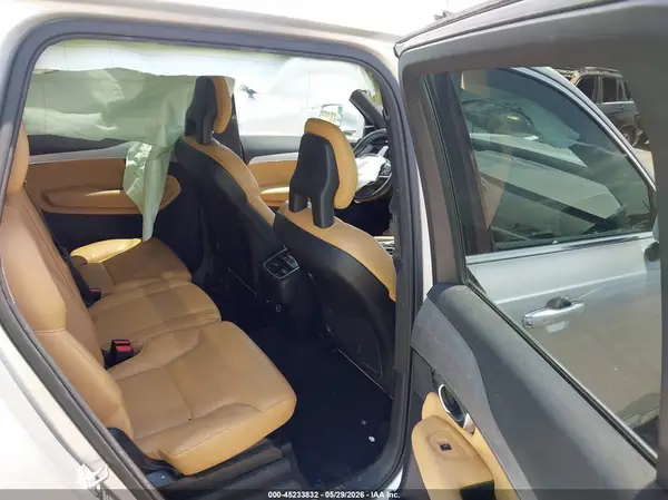 YV4A22PK0H1151148 2017 VOLVO XC90 - Image 8