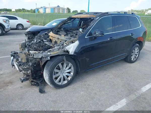YV4A22PK0H1157659 2017 VOLVO XC90 - Image 2