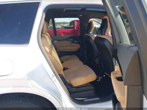 YV4A22PK0H1157919 2017 VOLVO XC90 - Image 8