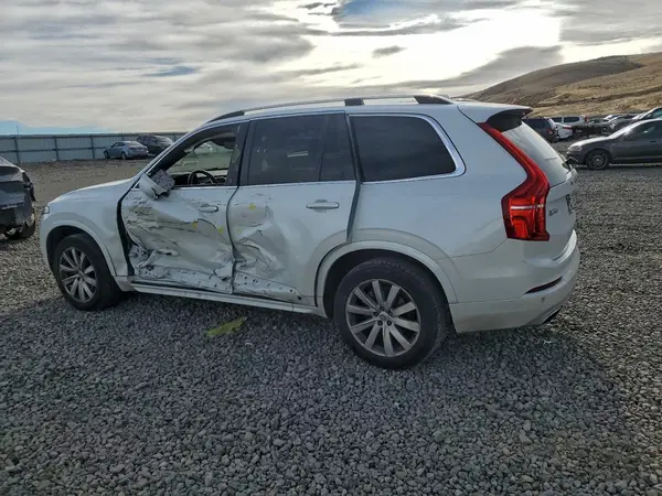 YV4A22PK0J1190490 2018 VOLVO XC90 - Image 2