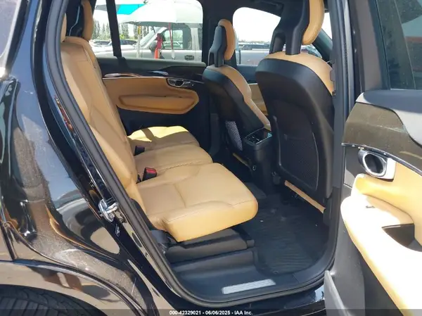 YV4A22PK0J1335561 2018 VOLVO XC90 - Image 8