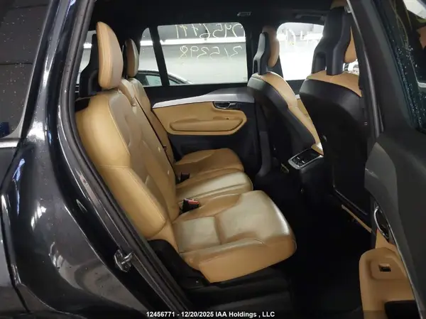 YV4A22PK0J1365398 2018 VOLVO XC90 - Image 8
