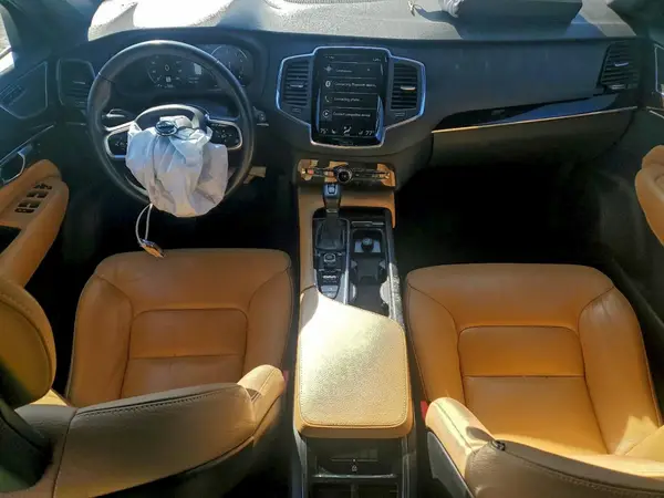 YV4A22PK0J1369709 2018 VOLVO XC90 - Image 8