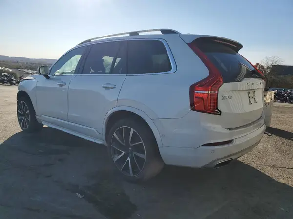 YV4A22PK0J1372108 2018 VOLVO XC90 - Image 2