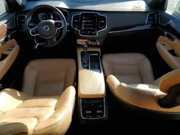 YV4A22PK0J1372108 2018 VOLVO XC90 - Image 8