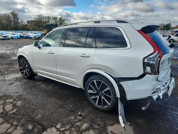 YV4A22PK0J1373954 2018 VOLVO XC90 - Image 2