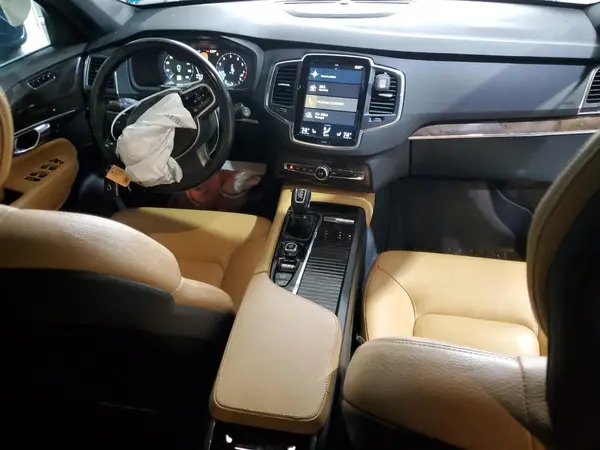 YV4A22PK0K1417064 2019 VOLVO XC90 - Image 8