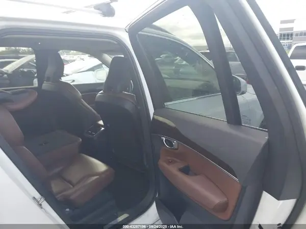 YV4A22PK0K1444331 2019 VOLVO XC90 - Image 8