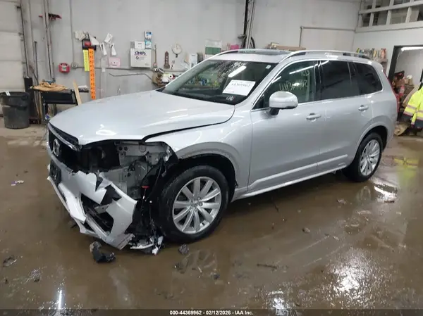 YV4A22PK0K1502602 2019 VOLVO XC90 - Image 2