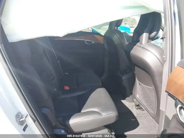 YV4A22PK0M1741795 2021 VOLVO XC90 - Image 8