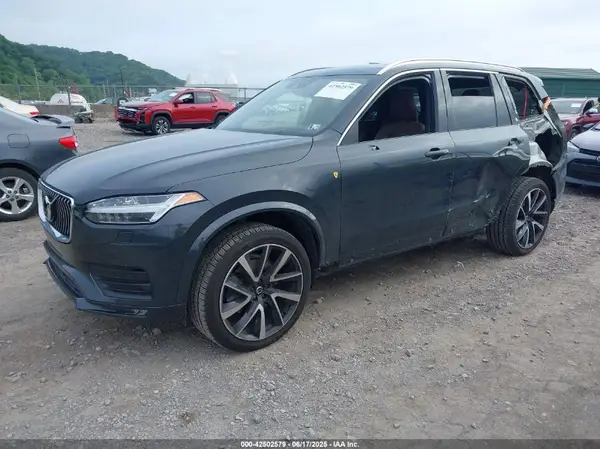 YV4A22PK0M1761013 2021 VOLVO XC90 - Image 2
