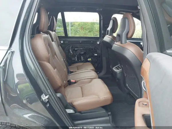YV4A22PK0M1761013 2021 VOLVO XC90 - Image 8