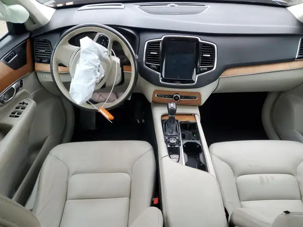 YV4A22PK0N1852350 2022 VOLVO XC90 - Image 8