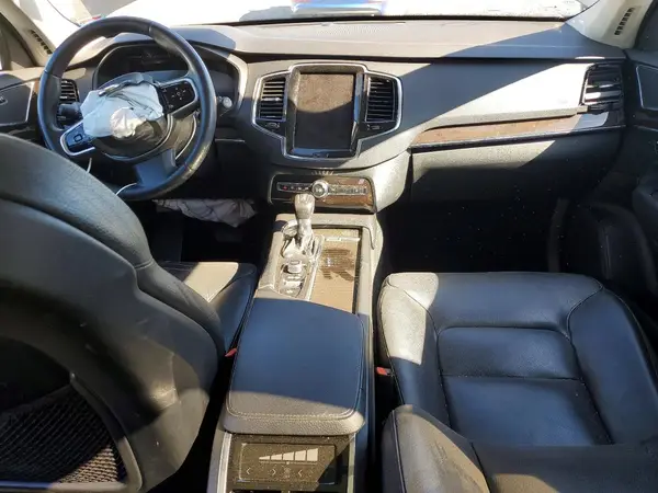 YV4A22PK1G1016842 2016 VOLVO XC90 - Image 8