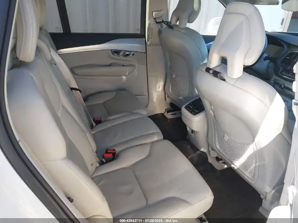 YV4A22PK1G1019675 2016 VOLVO XC90 - Image 8