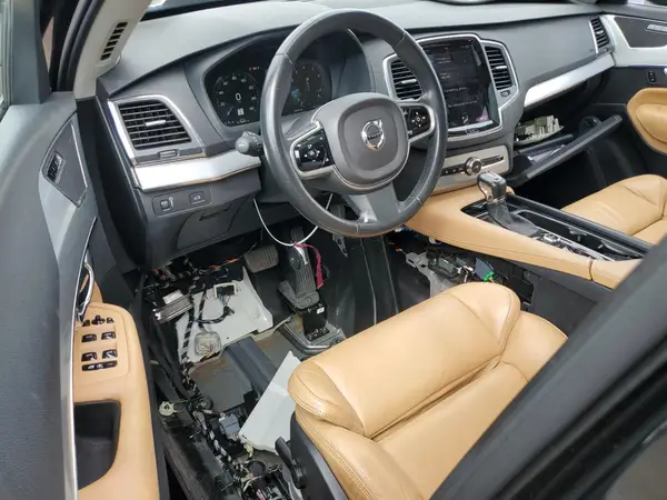YV4A22PK1G1030045 2016 VOLVO XC90 - Image 8