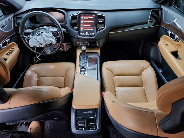 YV4A22PK1G1034323 2016 VOLVO XC90 - Image 8