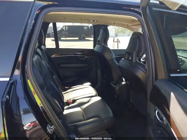YV4A22PK1G1037089 2016 VOLVO XC90 - Image 8