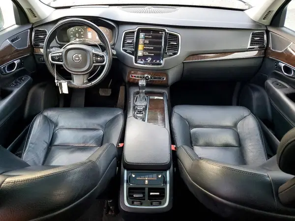 YV4A22PK1G1070917 2016 VOLVO XC90 - Image 8