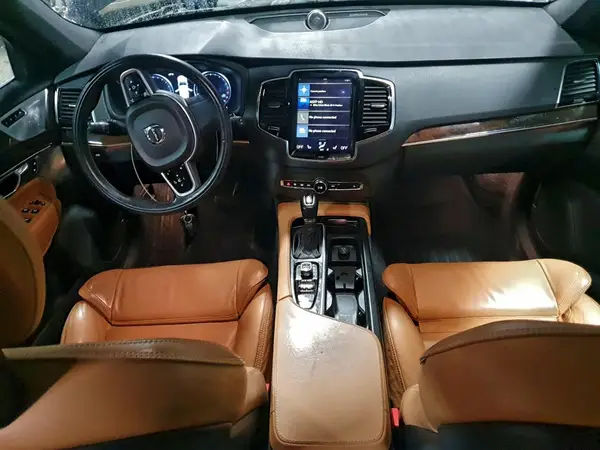 YV4A22PK1H1121396 2017 VOLVO XC90 - Image 8