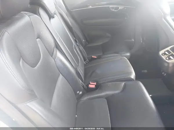 YV4A22PK1H1123164 2017 VOLVO XC90 - Image 8