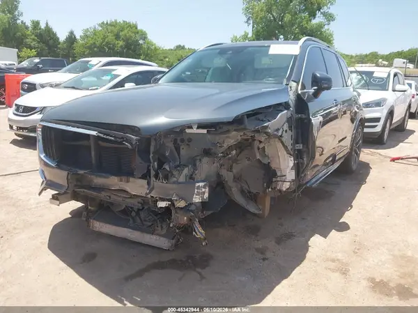 YV4A22PK1H1136223 2017 VOLVO XC90 - Image 2