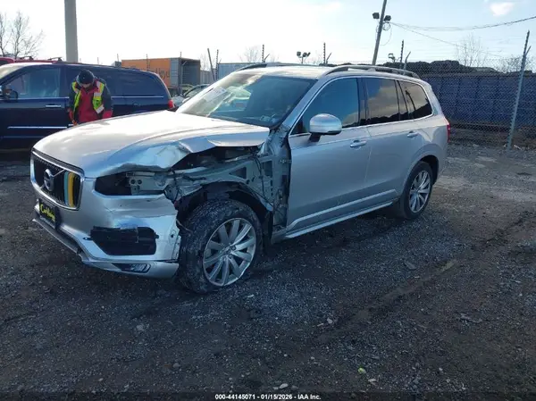 YV4A22PK1H1157086 2017 VOLVO XC90 - Image 2