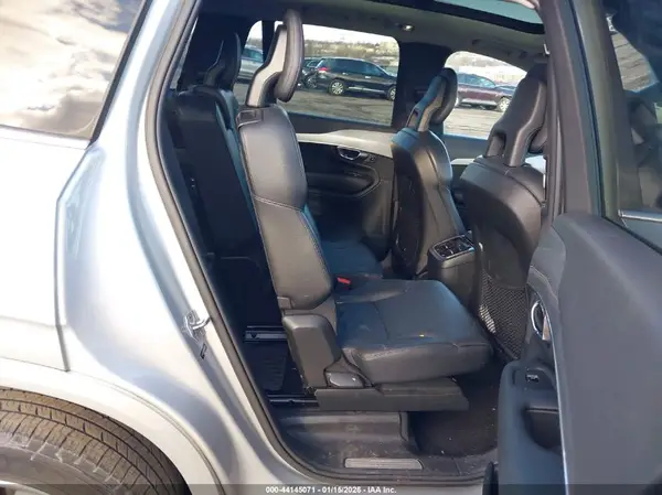 YV4A22PK1H1157086 2017 VOLVO XC90 - Image 8
