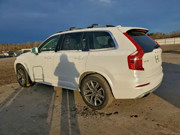 YV4A22PK1J1192961 2018 VOLVO XC90 - Image 2