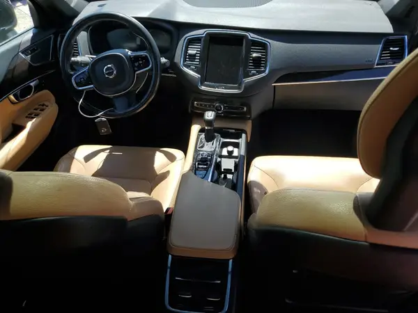 YV4A22PK1J1210911 2018 VOLVO XC90 - Image 8