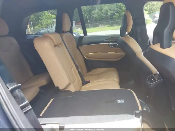 YV4A22PK1J1219043 2018 VOLVO XC90 - Image 8