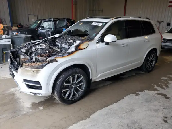 YV4A22PK1J1328988 2018 VOLVO XC90 - Image 1