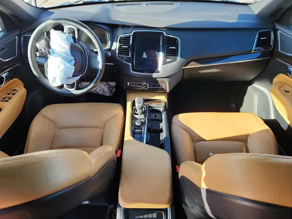 YV4A22PK1J1379035 2018 VOLVO XC90 - Image 8
