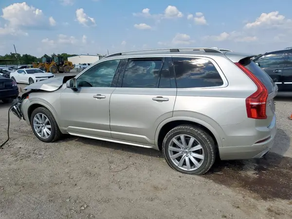 YV4A22PK1J1388463 2018 VOLVO XC90 - Image 2