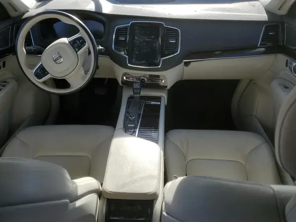 YV4A22PK1J1391136 2018 VOLVO XC90 - Image 8