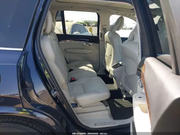 YV4A22PK2G1018647 2016 VOLVO XC90 - Image 8