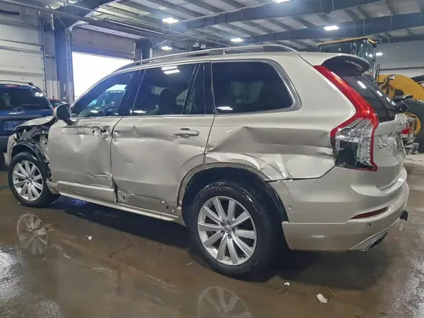 YV4A22PK2G1025565 2016 VOLVO XC90 - Image 2
