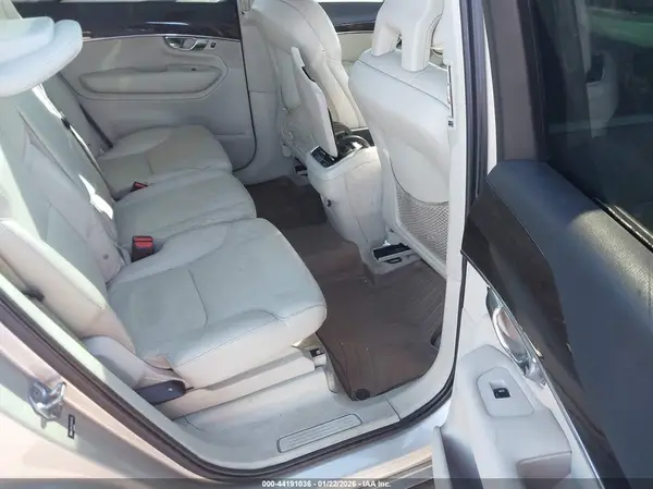 YV4A22PK2G1050126 2016 VOLVO XC90 - Image 8